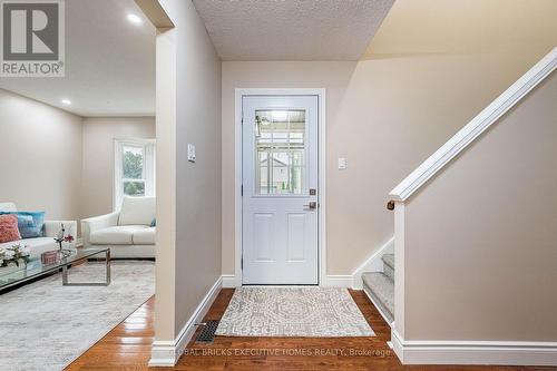 2150 Hunt Crescent, Burlington, ON - Indoor Photo Showing Other Room