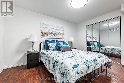2150 Hunt Crescent, Burlington, ON - Indoor Photo Showing Bedroom