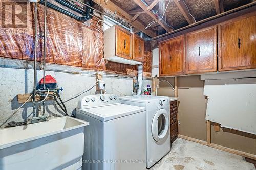 2150 Hunt Crescent, Burlington, ON - Indoor Photo Showing Laundry Room