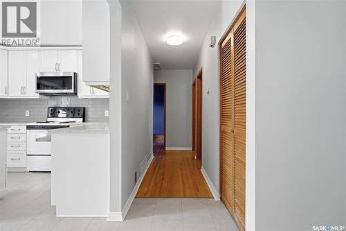 1631 Macpherson Avenue, Regina, SK - Indoor Photo Showing Kitchen