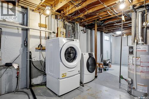 1631 Macpherson Avenue, Regina, SK - Indoor Photo Showing Laundry Room