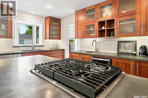 3834 Balfour Place, Saskatoon, SK - Indoor Photo Showing Kitchen