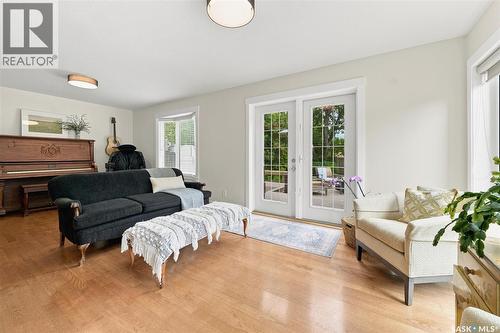 3834 Balfour Place, Saskatoon, SK - Indoor Photo Showing Living Room