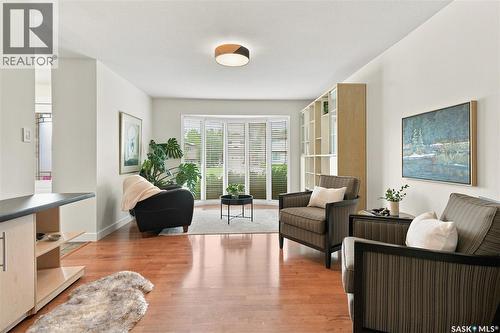 3834 Balfour Place, Saskatoon, SK - Indoor Photo Showing Living Room