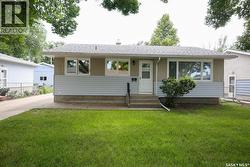 83 Woodward AVENUE  Regina, SK S4R 3H3