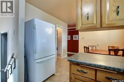 83 Woodward Avenue, Regina, SK - Indoor