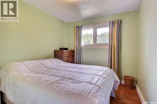 83 Woodward Avenue, Regina, SK - Indoor Photo Showing Bedroom