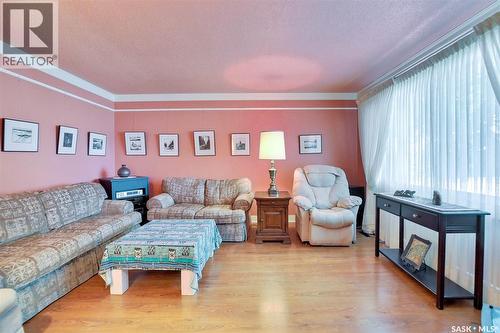 83 Woodward Avenue, Regina, SK - Indoor Photo Showing Living Room