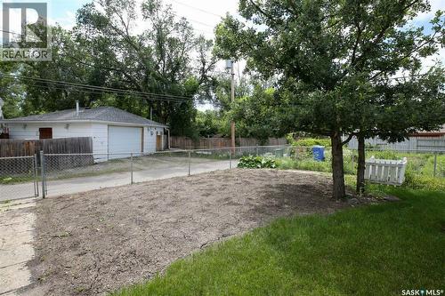 83 Woodward Avenue, Regina, SK - Outdoor