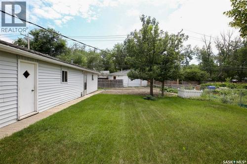 83 Woodward Avenue, Regina, SK - Outdoor