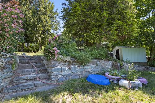 230 22 Avenue, Creston, BC - Outdoor