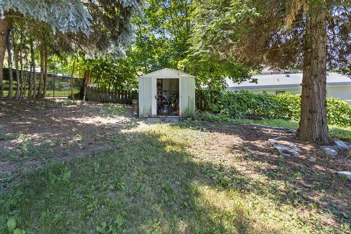 230 22 Avenue, Creston, BC - Outdoor