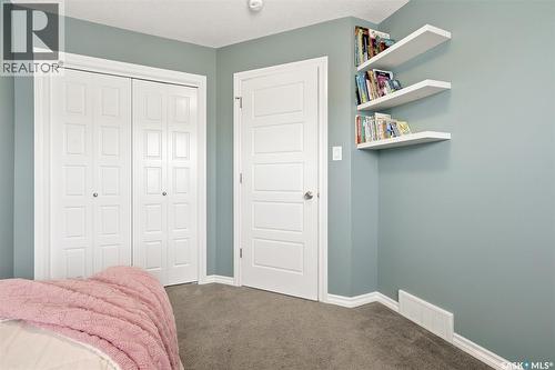 143 1920 7Th Avenue E, Regina, SK - Indoor Photo Showing Bedroom