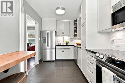 627 12Th Street E, Saskatoon, SK - Indoor Photo Showing Kitchen With Upgraded Kitchen
