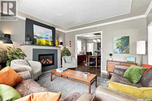 627 12Th Street E, Saskatoon, SK - Indoor Photo Showing Living Room With Fireplace