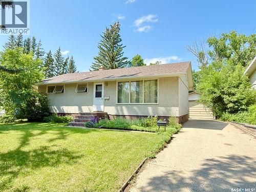 1117 Hartney Avenue, Weyburn, SK - Outdoor