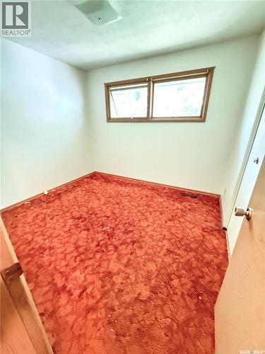 1117 Hartney Avenue, Weyburn, SK - Indoor