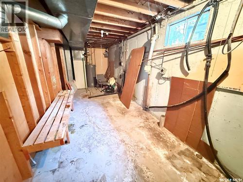 1117 Hartney Avenue, Weyburn, SK - Indoor Photo Showing Basement