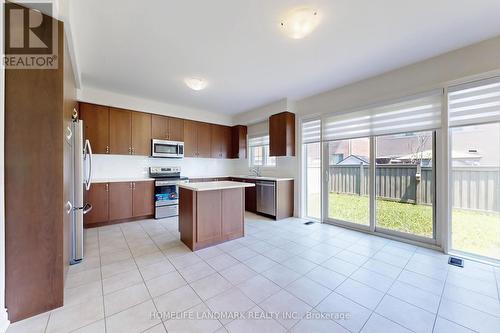 1533 Devine Point, Milton, ON - Indoor Photo Showing Kitchen