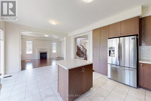 1533 Devine Point, Milton, ON - Indoor Photo Showing Kitchen