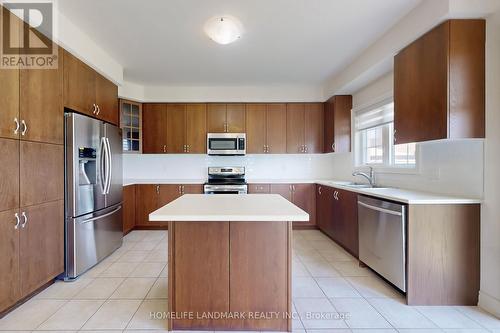 1533 Devine Point, Milton, ON - Indoor Photo Showing Kitchen With Double Sink