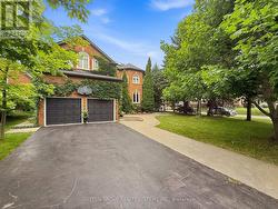 7 ARNHEM COURT  Hamilton, ON L8B 0N9