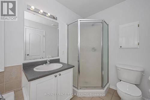 323 Freedom Private, Ottawa, ON - Indoor Photo Showing Bathroom