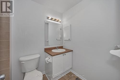323 Freedom Private, Ottawa, ON - Indoor Photo Showing Bathroom