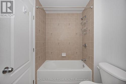 323 Freedom Private, Ottawa, ON - Indoor Photo Showing Bathroom