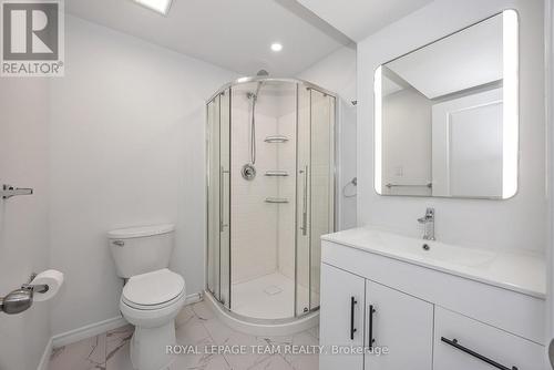 323 Freedom Private, Ottawa, ON - Indoor Photo Showing Bathroom