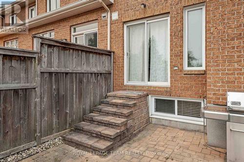 323 Freedom Private, Ottawa, ON - Outdoor With Exterior