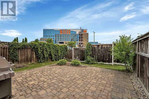 323 Freedom Private, Ottawa, ON - Outdoor