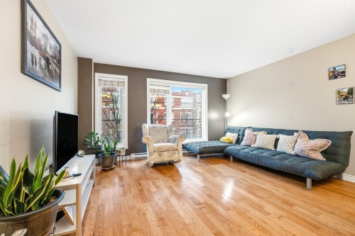 Living Room - 201-7355 Av. Léonard-De Vinci, Montréal (Villeray/Saint-Michel/Parc-Extension), QC - Indoor Photo Showing Living Room