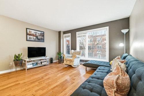 Living Room - 201-7355 Av. Léonard-De Vinci, Montréal (Villeray/Saint-Michel/Parc-Extension), QC - Indoor Photo Showing Living Room
