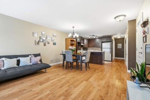 Living Room - 201-7355 Av. Léonard-De Vinci, Montréal (Villeray/Saint-Michel/Parc-Extension), QC - Indoor