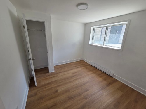 Chambre à coucher - 1-2870 Rue Aubry, Montréal (Mercier/Hochelaga-Maisonneuve), QC - Indoor Photo Showing Other Room