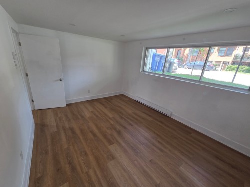 Salon - 1-2870 Rue Aubry, Montréal (Mercier/Hochelaga-Maisonneuve), QC - Indoor Photo Showing Other Room