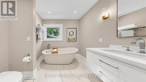 41 Meadowcliffe Drive, Toronto, ON - Indoor Photo Showing Bathroom