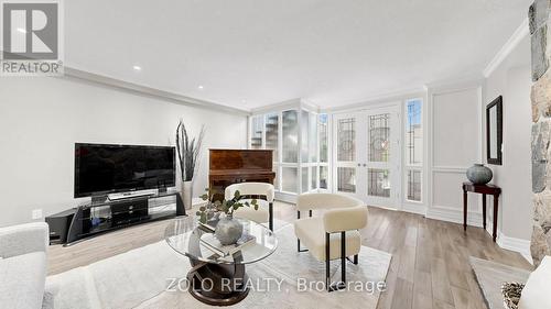 41 Meadowcliffe Drive, Toronto, ON - Indoor Photo Showing Living Room
