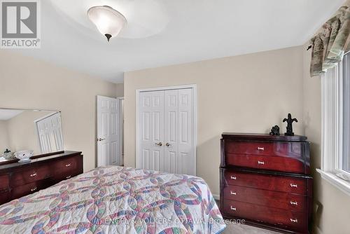 783 Wingate Drive, Ottawa, ON - Indoor Photo Showing Bedroom