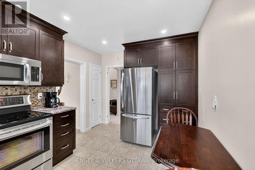783 Wingate Drive, Ottawa, ON - Indoor Photo Showing Kitchen