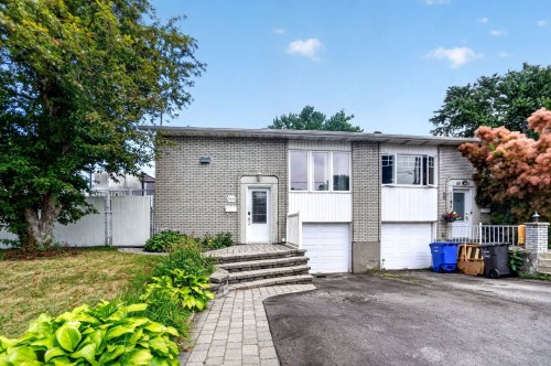5520 Av. Grenier  Longueuil (Saint-Hubert), QC J3Y 1P1