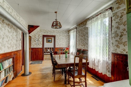 Salle à manger - 8Z Ch. Thomson O., Arundel, QC - Indoor Photo Showing Dining Room
