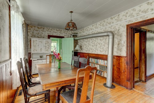 Salle à manger - 8Z Ch. Thomson O., Arundel, QC - Indoor Photo Showing Dining Room