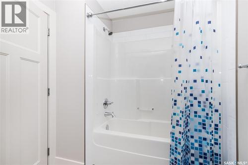 217 1010 Ruth Street E, Saskatoon, SK - Indoor Photo Showing Bathroom