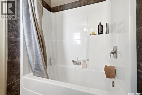 3513 Green Bank Road, Regina, SK - Indoor Photo Showing Bathroom