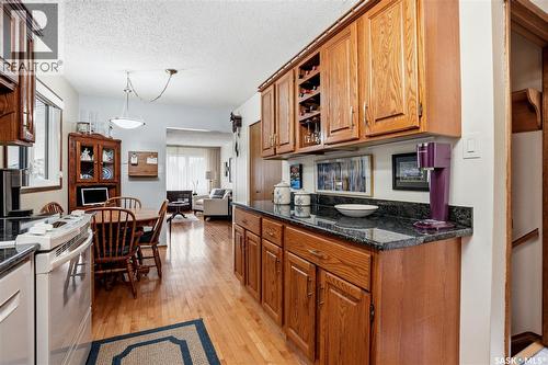 3801 Diefenbaker Drive, Saskatoon, SK - Indoor Photo Showing Kitchen