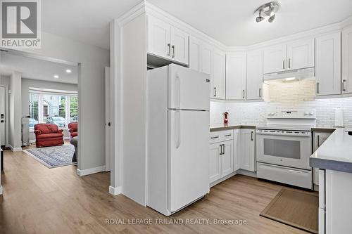 4 - 50 Chapman Court, London North (North I), ON - Indoor Photo Showing Kitchen