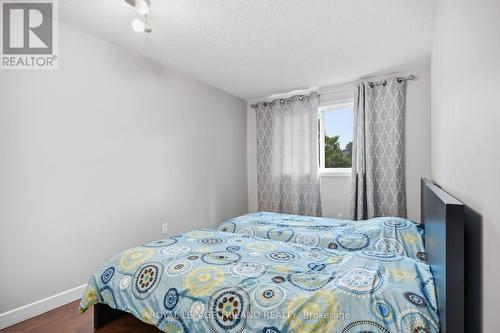 4 - 50 Chapman Court, London North (North I), ON - Indoor Photo Showing Bedroom