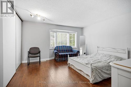 4 - 50 Chapman Court, London North (North I), ON - Indoor Photo Showing Bedroom